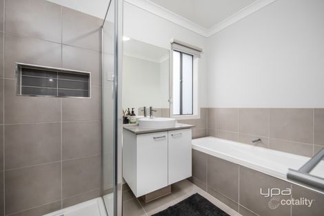 Property photo of 8 Loretta Way Aintree VIC 3336