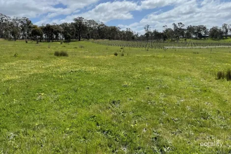 56 Pound Lane, Guildford, VIC 3451