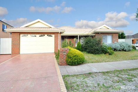 Property photo of 17 Milburn Circuit Caroline Springs VIC 3023