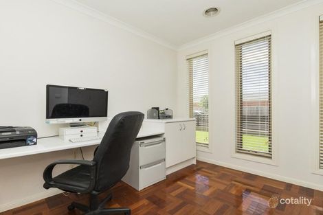 Property photo of 19 Ribbon Gum Drive Tarneit VIC 3029