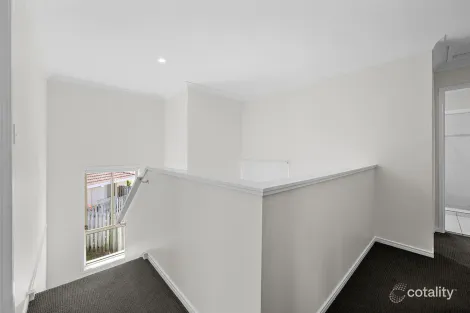 Property photo of 30/113-115 Arundel Drive Arundel QLD 4214