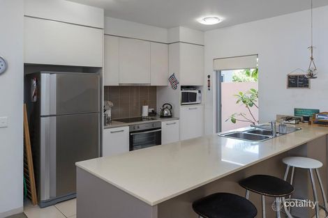 Property photo of 913/66 Sickle Avenue Hope Island QLD 4212