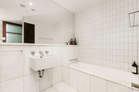 Property photo of 13 Mercer Way Armadale VIC 3143