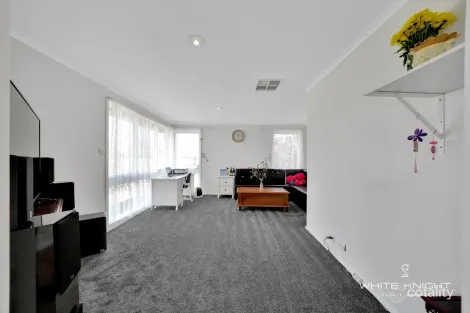Property photo of 21 Wintersun Drive Albanvale VIC 3021