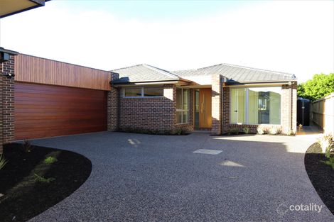 Property photo of 2/5 Pettit Close Berwick VIC 3806