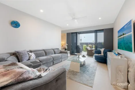 Property photo of 22 Whitehaven Road Newport QLD 4020