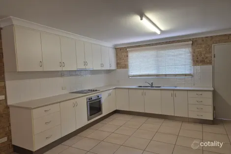 Property photo of 2/41 Baker Street Emerald QLD 4720