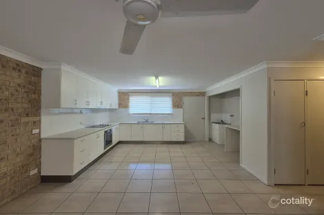 Property photo of 2/41 Baker Street Emerald QLD 4720