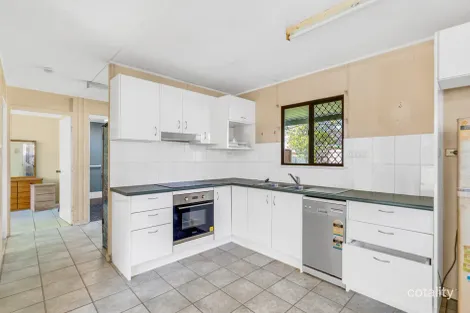 Property photo of 12 Walnut Close Manoora QLD 4870