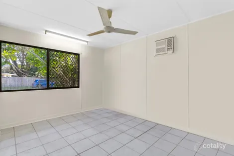 Property photo of 12 Walnut Close Manoora QLD 4870