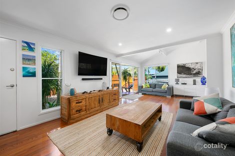 Property photo of 35 Orealla Crescent Sunrise Beach QLD 4567