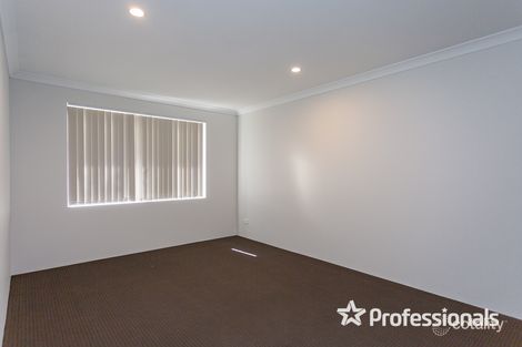Property photo of 1 Dray Lane Whitby WA 6123