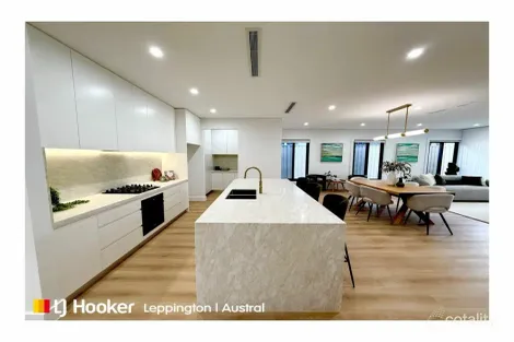 Property photo of 109 Biscay Circuit Menangle Park NSW 2563