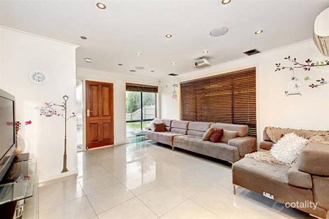 Property photo of 6 Norton Place Roxburgh Park VIC 3064