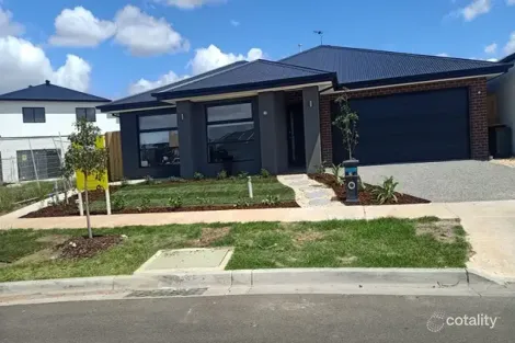 19 Clovertree St, Tarneit, VIC 3029