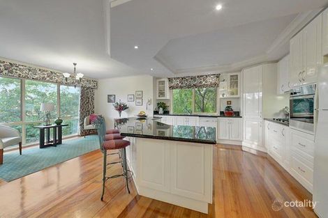 Property photo of 8 Woodlands Edge Templestowe VIC 3106
