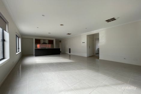 Property photo of 70 Trevor Crescent Truganina VIC 3029