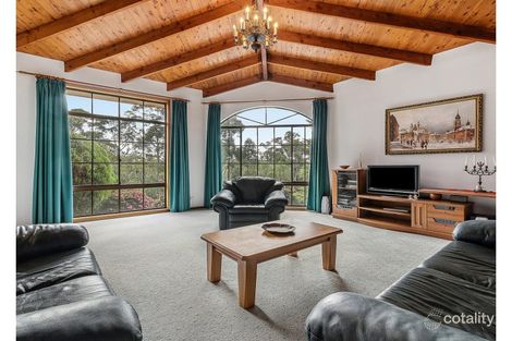 Property photo of 8 Kippax Place Menai NSW 2234