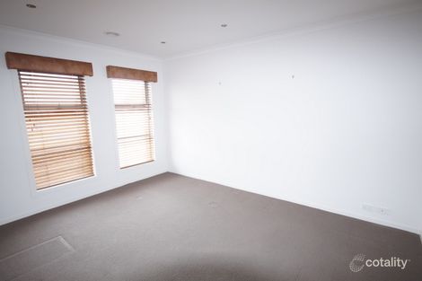 Property photo of 174 Webster Way Pakenham VIC 3810