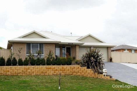 Property photo of 12 Quinlan Run Orange NSW 2800