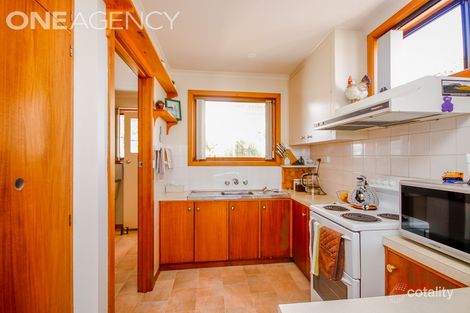 Property photo of 2/12 The Lee Devonport TAS 7310