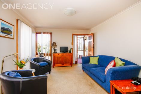 Property photo of 2/12 The Lee Devonport TAS 7310