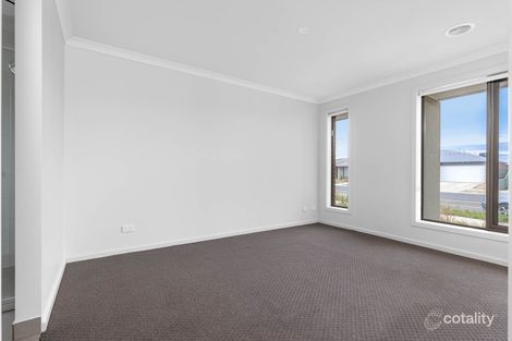 Property photo of 72 Presentation Boulevard Winter Valley VIC 3358