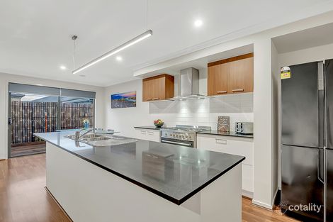 Property photo of 33 Moonlight Way Mickleham VIC 3064