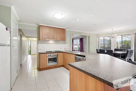 Property photo of 10 Bounty Way Berwick VIC 3806