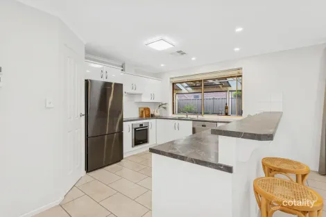 Property photo of 2 Gilchrist Close Greenwith SA 5125