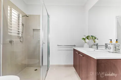 Property photo of 7 Rialto Circuit Craigieburn VIC 3064