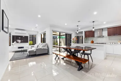 Property photo of 7 Rialto Circuit Craigieburn VIC 3064