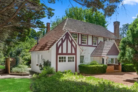 45 Links Rd, Burradoo, NSW 2576