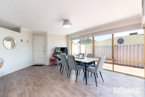 Property photo of 19 Combewood Loop Carramar WA 6031