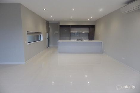 Property photo of 6/11 Monckton Place Caroline Springs VIC 3023