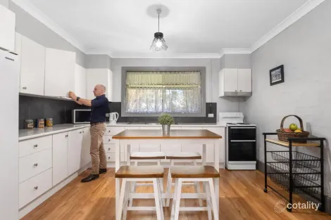 Property photo of 1 Burgess Road Freemans Reach NSW 2756