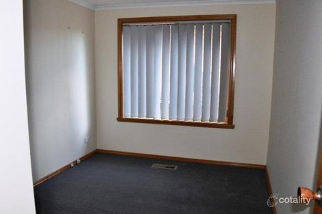 Property photo of 10 Turtur Close Mill Park VIC 3082