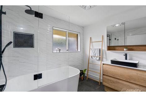 Property photo of 10 Wolvesey Court Ormeau QLD 4208