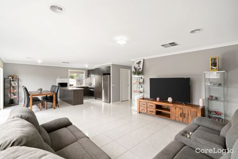 Property photo of 34 Cooloongup Crescent Harkness VIC 3337