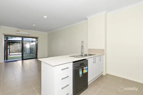 Property photo of 38 Little Windrock Lane Craigieburn VIC 3064