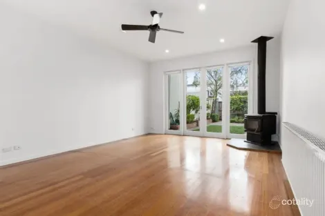 Property photo of 16 Young Street Albert Park VIC 3206