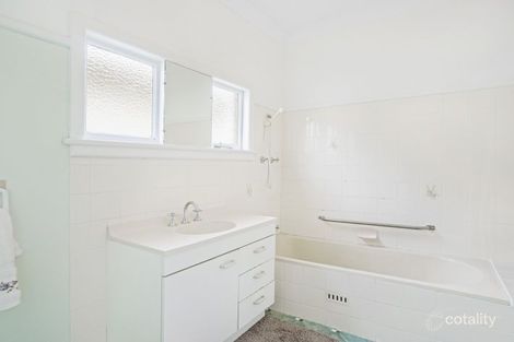 Property photo of 20 Dakara Avenue Erina NSW 2250