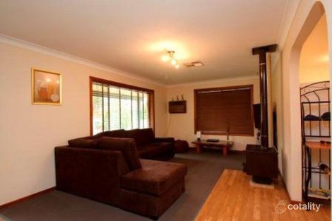 Property photo of 12 Jeeba Place Glenfield Park NSW 2650