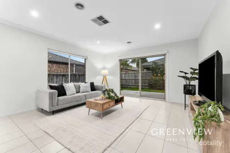 Property photo of 10 Brolin Terrace Cranbourne North VIC 3977