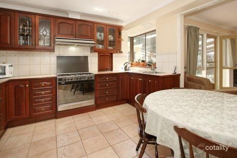 Property photo of 31 Lomond Drive Glen Waverley VIC 3150