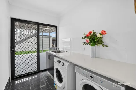 Property photo of 8 Bronze Court Griffin QLD 4503