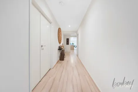 Property photo of 7 Deerbrook Circuit Wollert VIC 3750