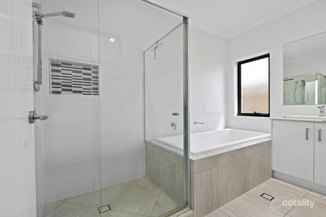 Property photo of 10 Spey Close Deebing Heights QLD 4306