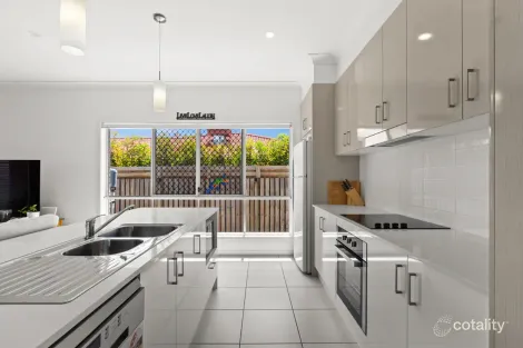 Property photo of 1/47 Belclaire Drive Westbrook QLD 4350