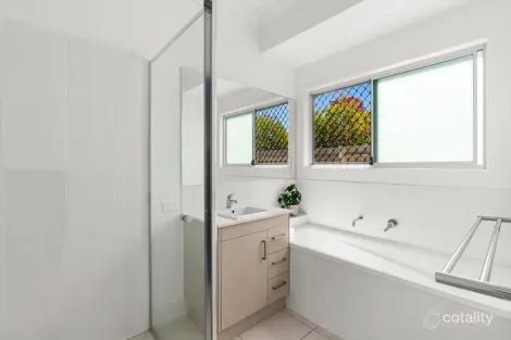 Property photo of 1/47 Belclaire Drive Westbrook QLD 4350